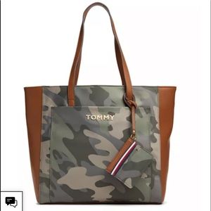 Tommy Hilfiger tote with detachable coin purse camouflage